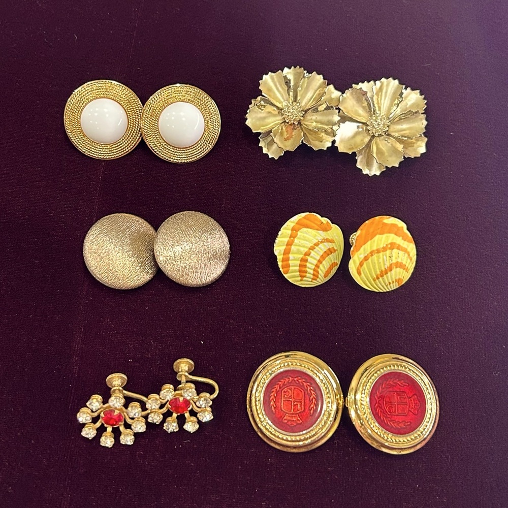 6 Pieces Of Vintage Ear Clips, All Signed